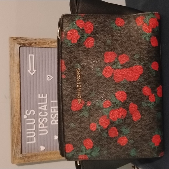MICHEAL KORS ROSE CROSSBODY - Picture 1 of 11